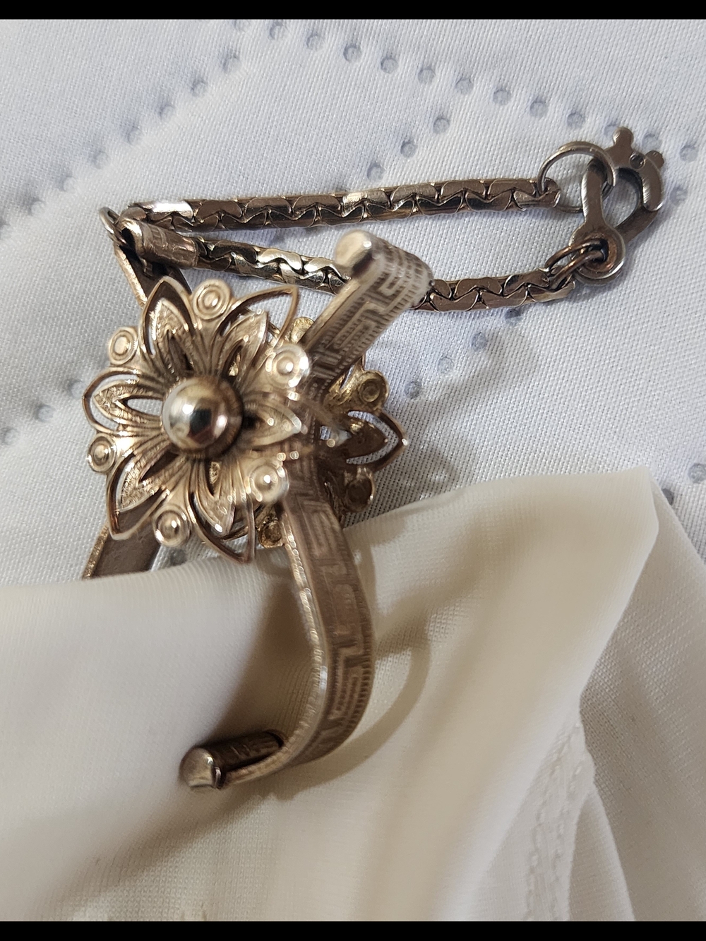 Vintage Gold-tone Glove Clip